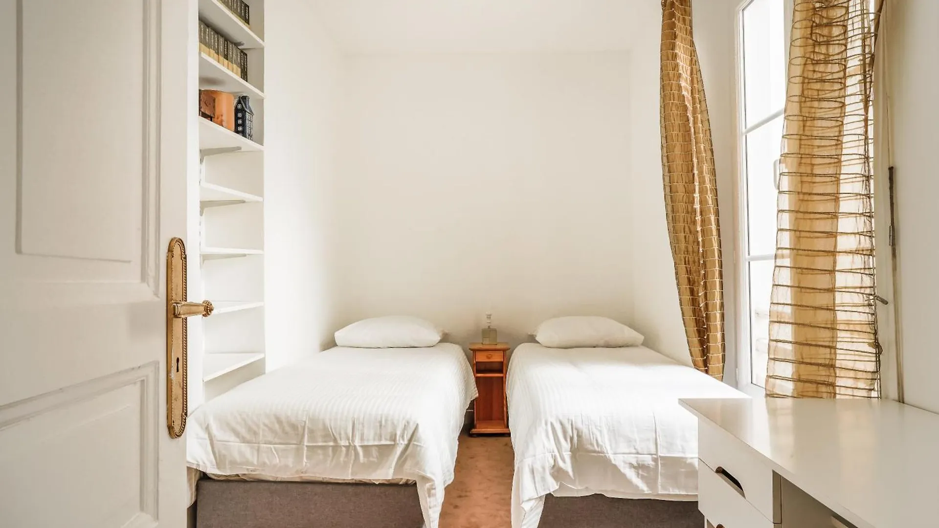 Apartment In Rue Saint-Honore Paris 0*,